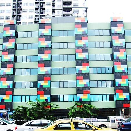 Grand Tower Inn Sathorn Hotel Бангкок Екстер'єр фото