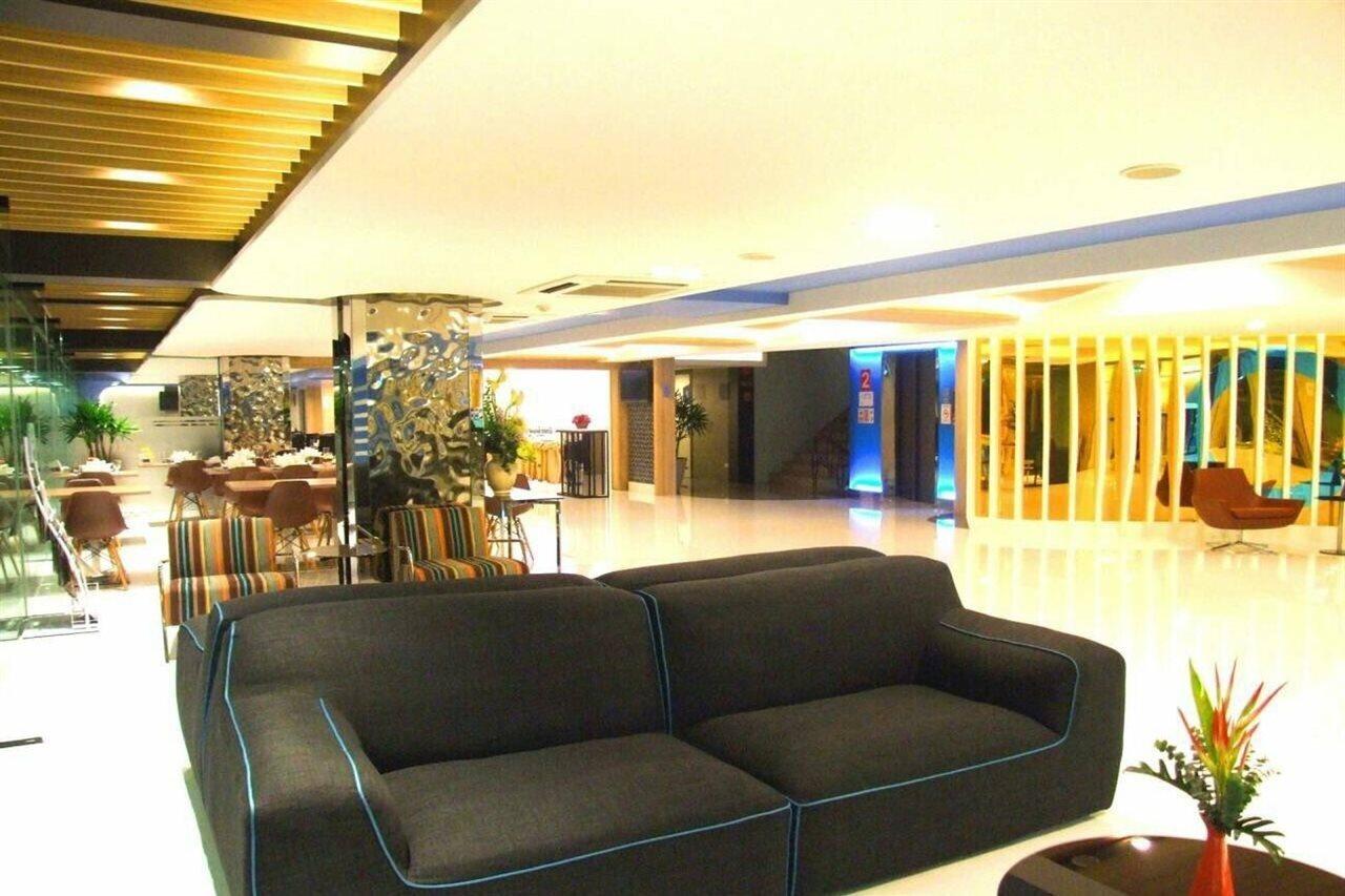 Grand Tower Inn Sathorn Hotel Бангкок Екстер'єр фото