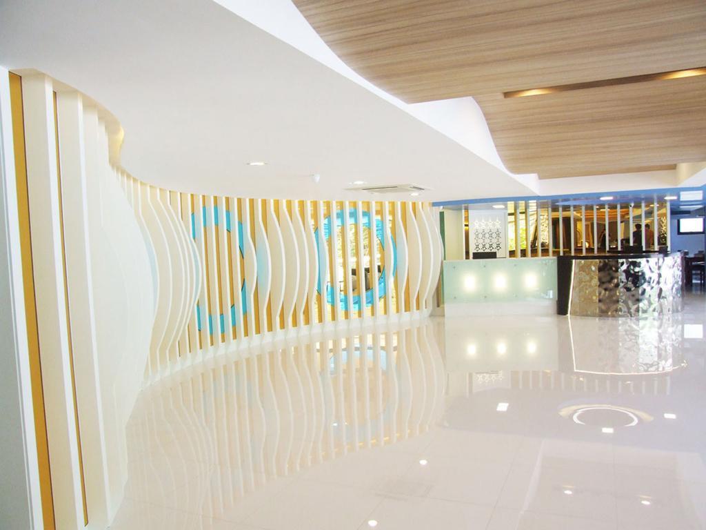 Grand Tower Inn Sathorn Hotel Бангкок Екстер'єр фото