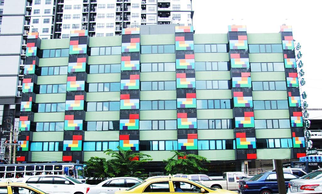 Grand Tower Inn Sathorn Hotel Бангкок Екстер'єр фото