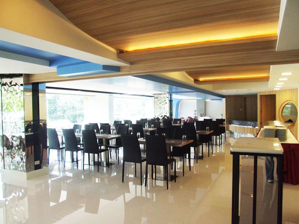 Grand Tower Inn Sathorn Hotel Бангкок Екстер'єр фото