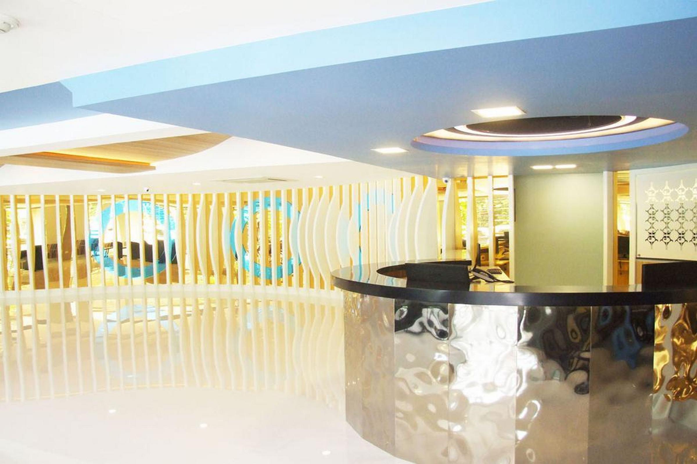Grand Tower Inn Sathorn Hotel Бангкок Екстер'єр фото