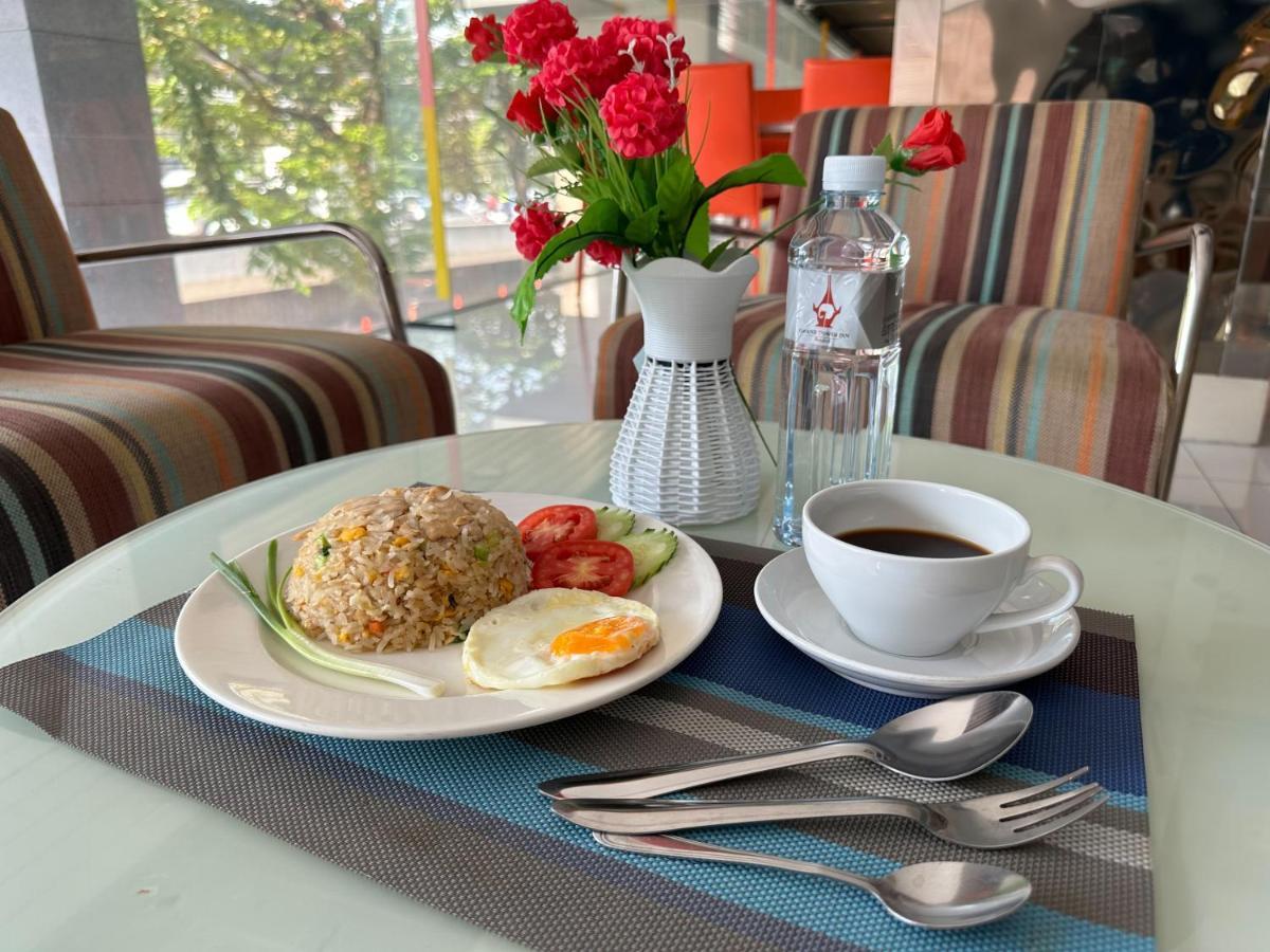Grand Tower Inn Sathorn Hotel Бангкок Екстер'єр фото